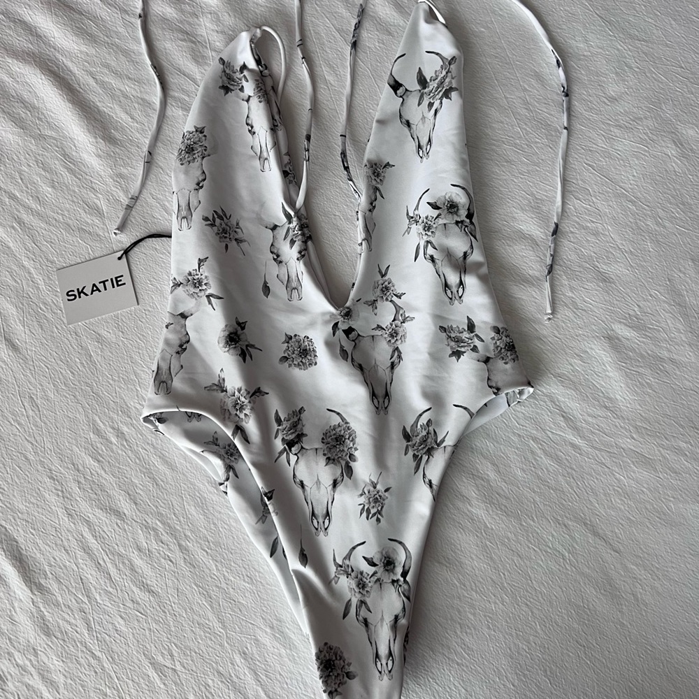 Skatie One Piece - skulls